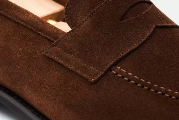 the_penny_loafer_3-4.webp MORJAS Mocassins*The Penny Loafer MediumBrownSuede